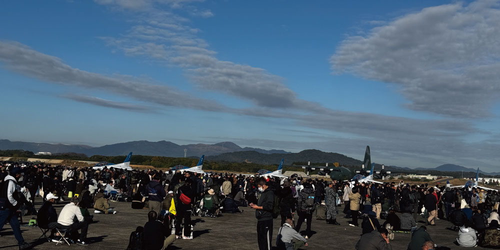 ブルーインパルスの地上展示02